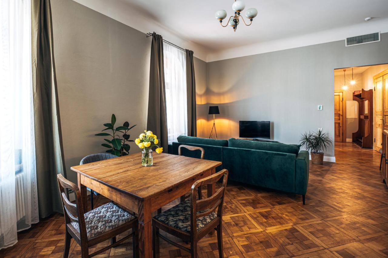 Constantine Apartments Riga Esterno foto